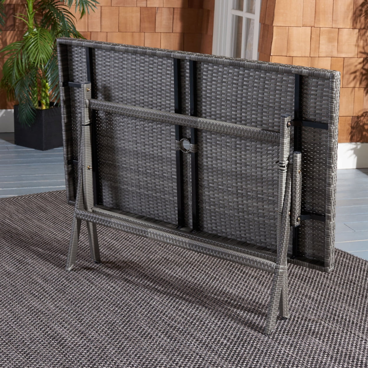 SAFAVIEH Outdoor Collection Akita Folding Table Black
