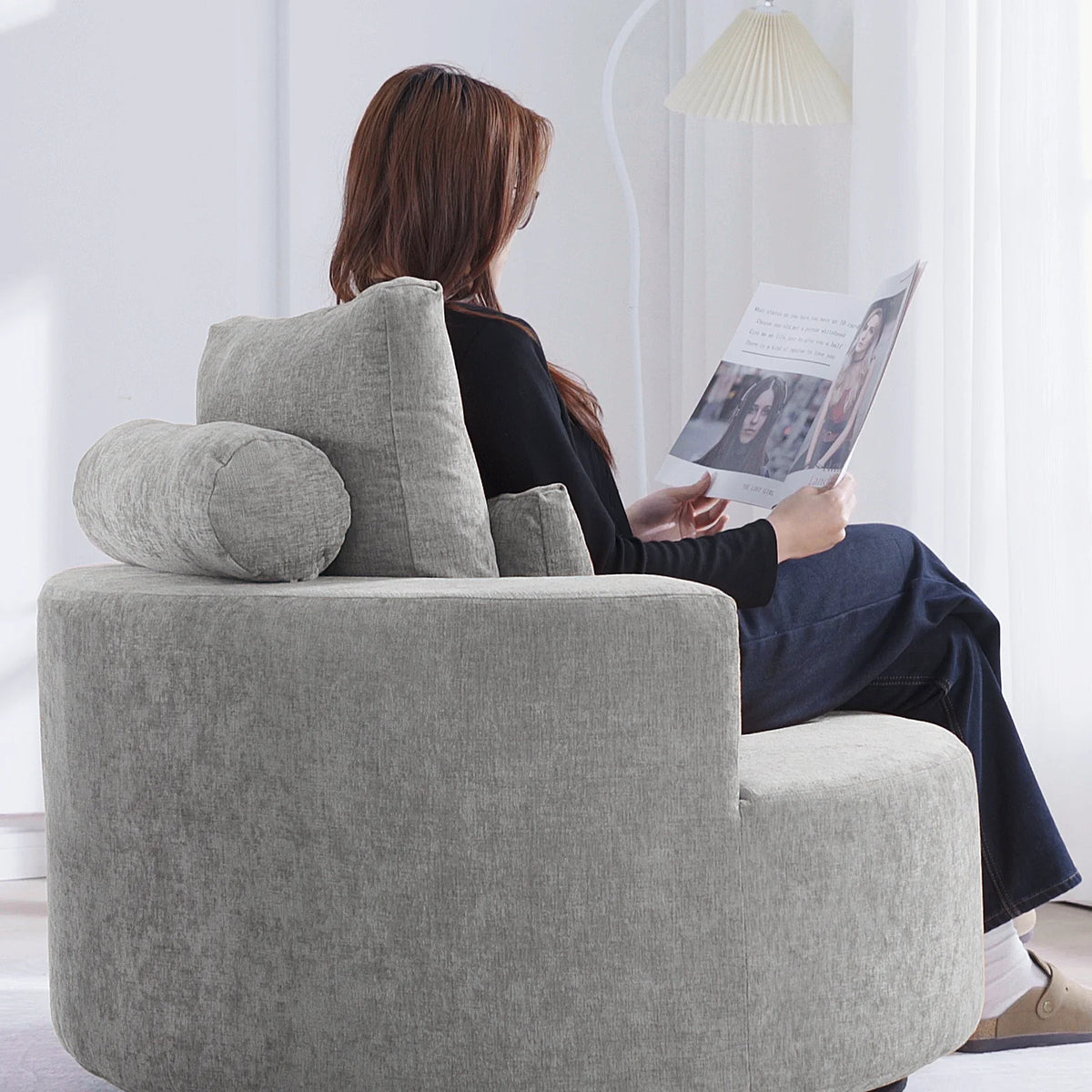 Fumahaus Upholstered Swivel Accent Chair, Oversized Comfy Round Sofa Chair with Two Pillows, Leisure Sofa Chair for Living Room Bedroom, Beige