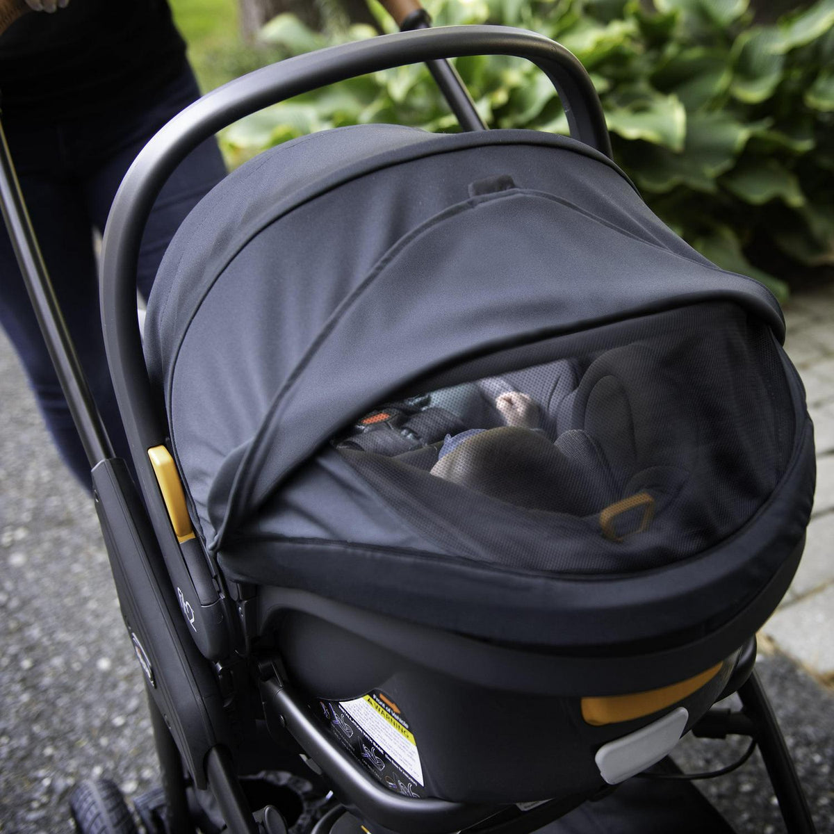Chicco Fit2 Adapt Infant &amp; Toddler Car Seat - Ember (Black). New