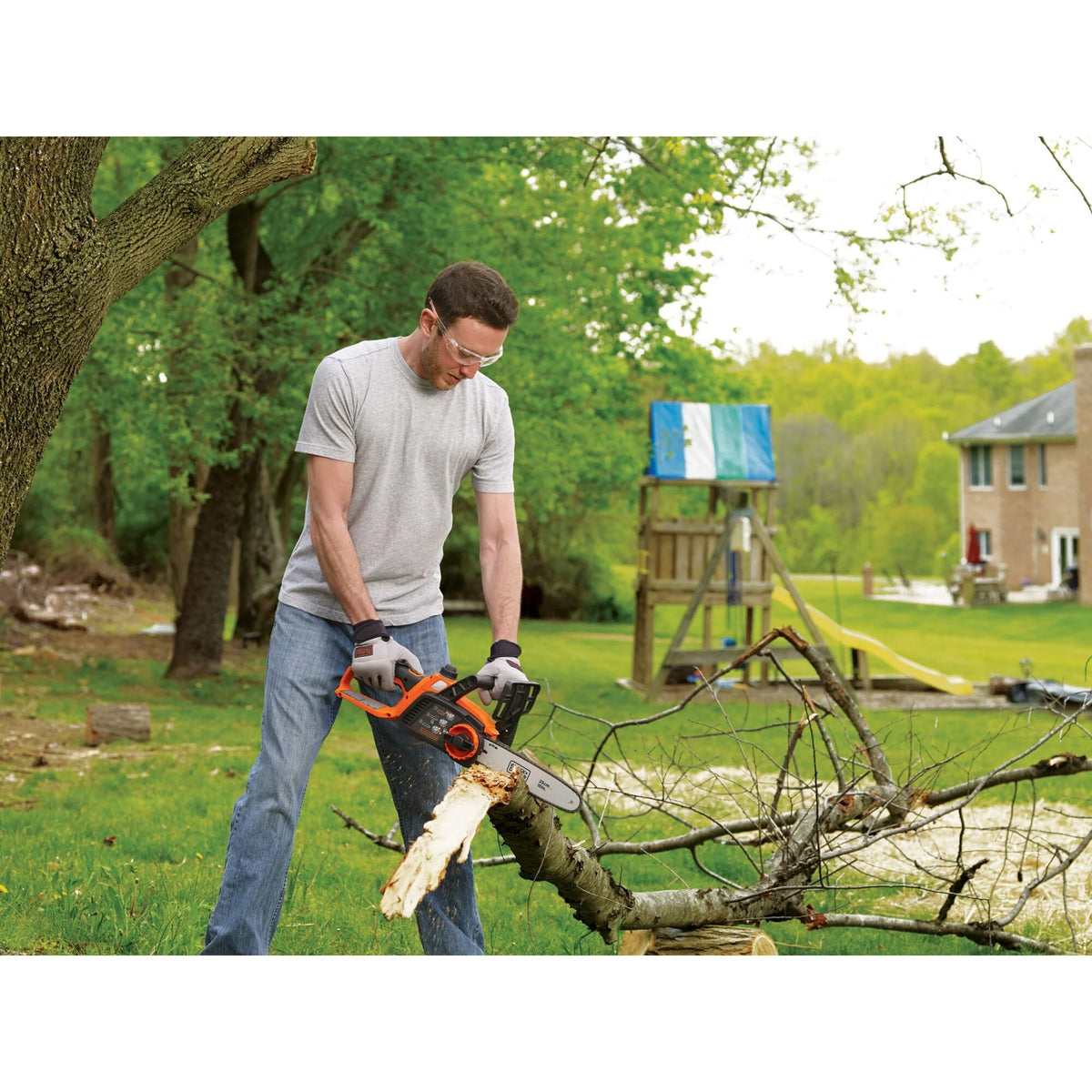 BLACK+DECKER LCS1020 20V MAX Lithium 10 in. Chainsaw